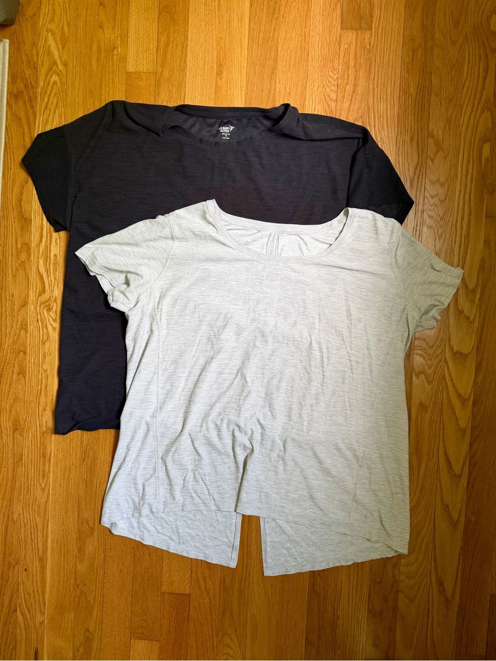 2 Pack Old Navy Active T-Shirts size XL